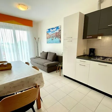 Lejlighed Luminous Flat With Balcony *