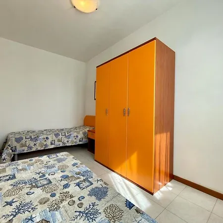 Luminous Flat In With Pool Apartment