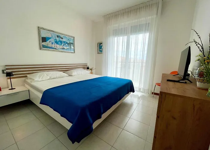 Luminous Flat With Balcony * Дуна-Верде